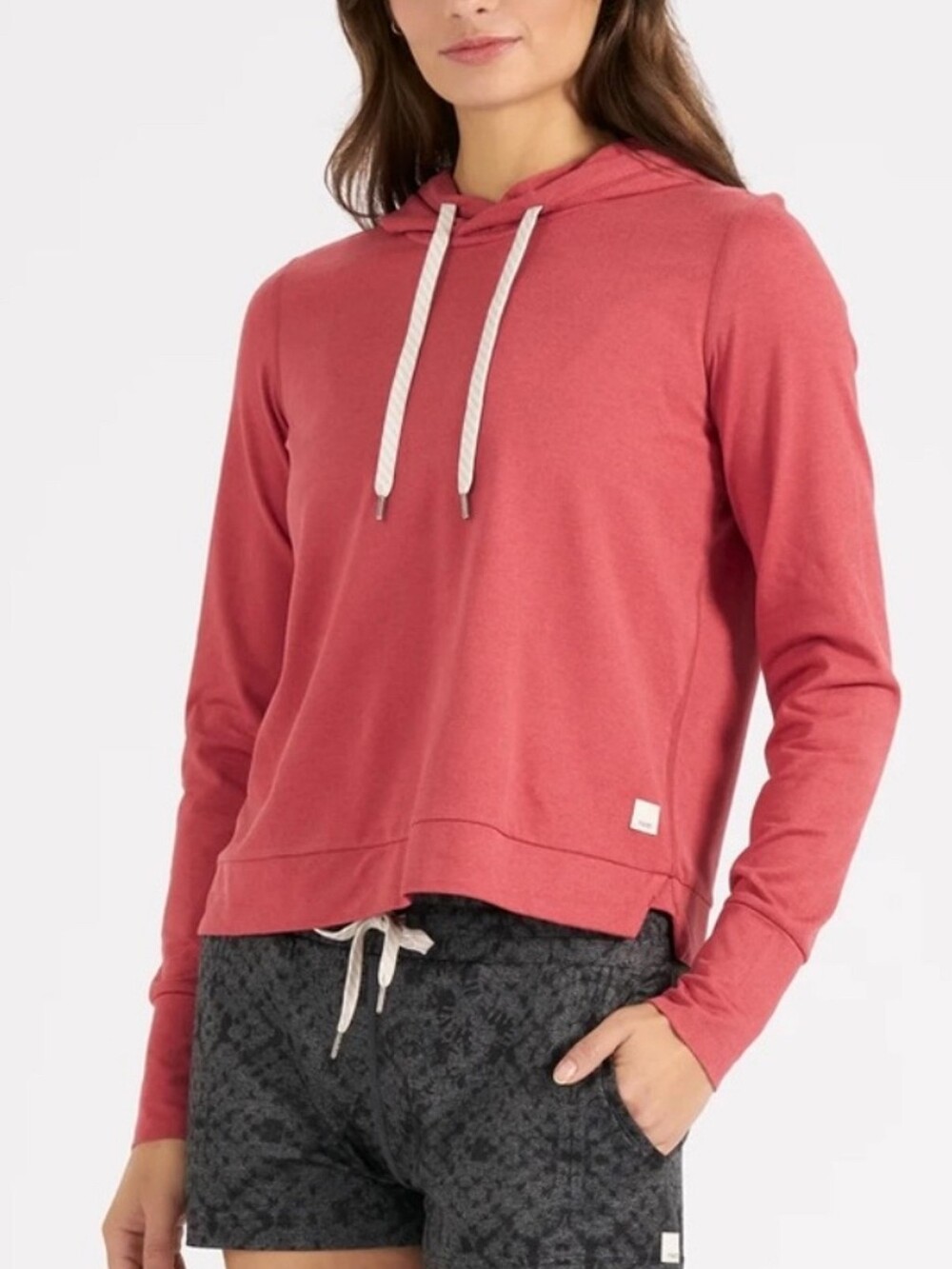 Vuori Women's Halo Essential Hoodie In Currant Rust